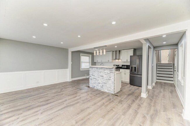 Foto del edificio - 9209 S Clyde Ave