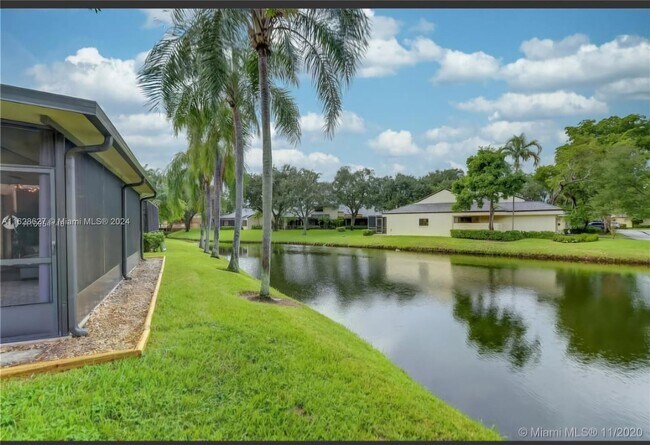 Building Photo - 9423 Chelsea Dr N