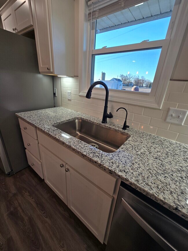 Foto del edificio - 8225 N West St