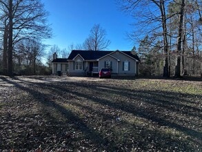 Building Photo - 1500 Cedarbrook Dr