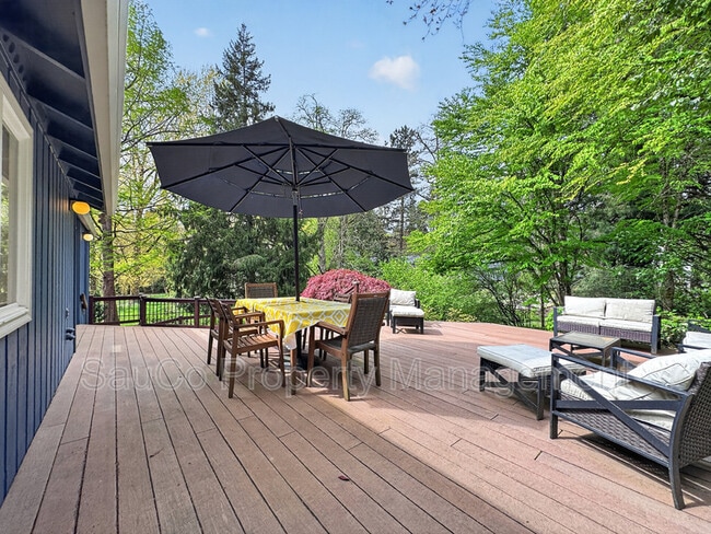 Building Photo - 5701 SW Hamilton St