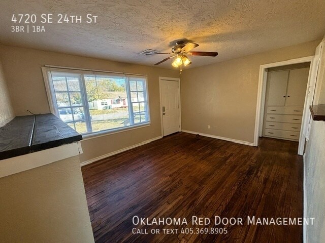 Foto del edificio - 4720 SE 24th St