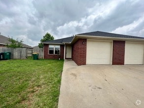 Building Photo - 309 E Asher Ct