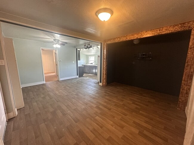Building Photo - 1 bedroom, 1 bathroom Home