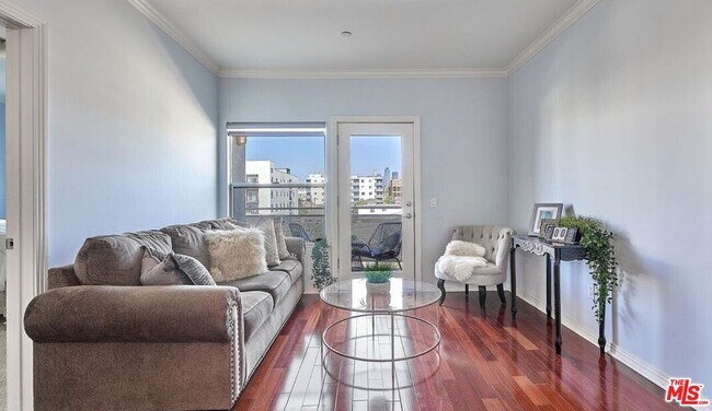 Foto del edificio - 1025 Dewey Ave