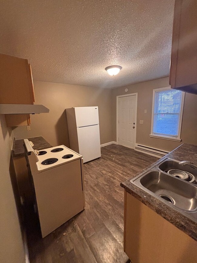 Building Photo - 880 Wilson Ave