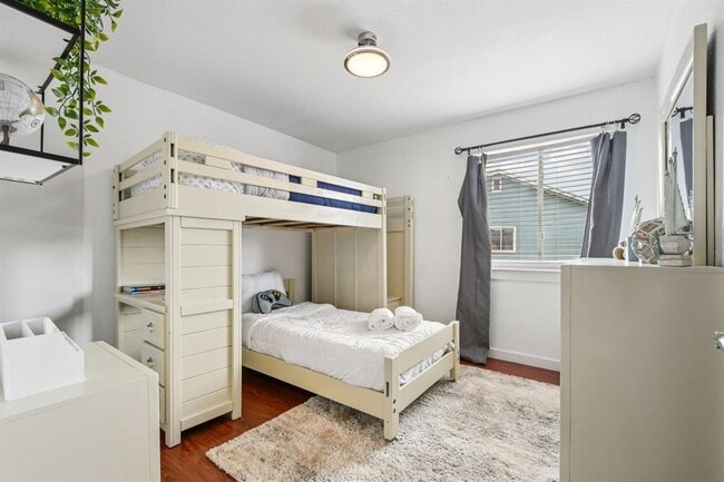 Foto del edificio - 18205 Great Falls Dr