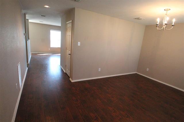 Building Photo - 2743 Hacienda Lake Dr
