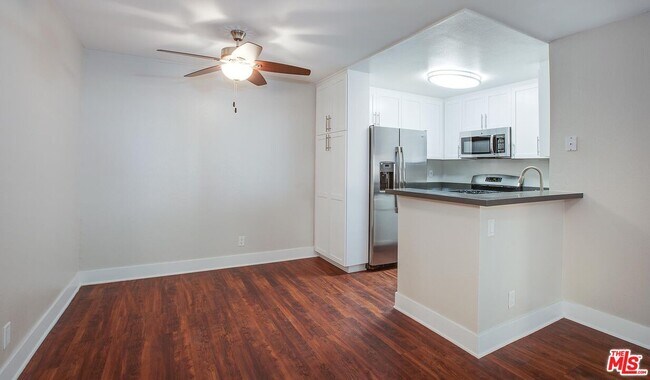 Foto del edificio - 5736 Las Virgenes Rd