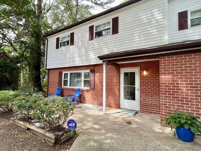Building Photo - 552 Hornell Ln