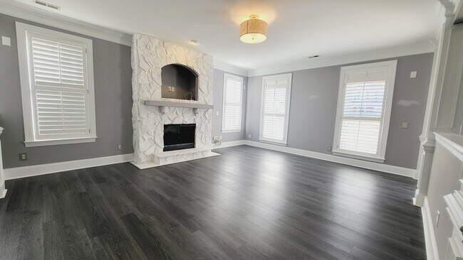 Building Photo - 5200 Craftsman Ridge Dr