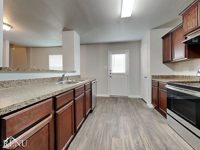 Building Photo - 5706 Treasure Cove Rd