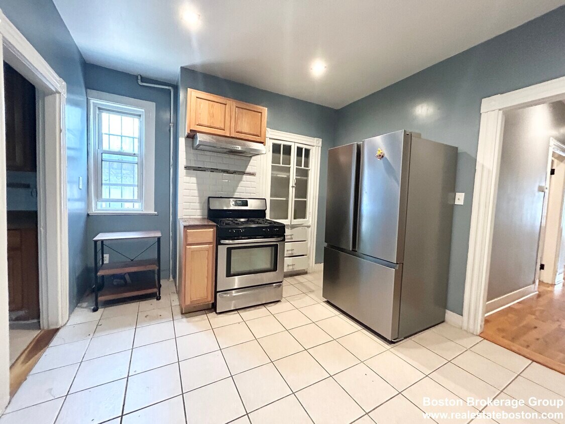Foto principal - 14 Batchelder St