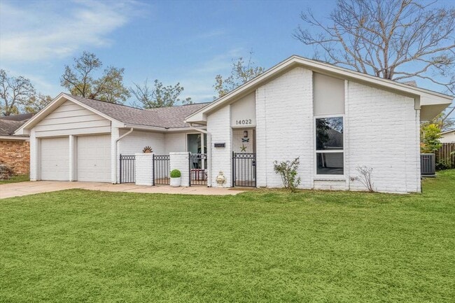Building Photo - 14022 Roundstone Ln