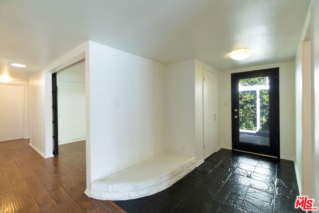 Foto del edificio - 5652 Fallbrook Ave