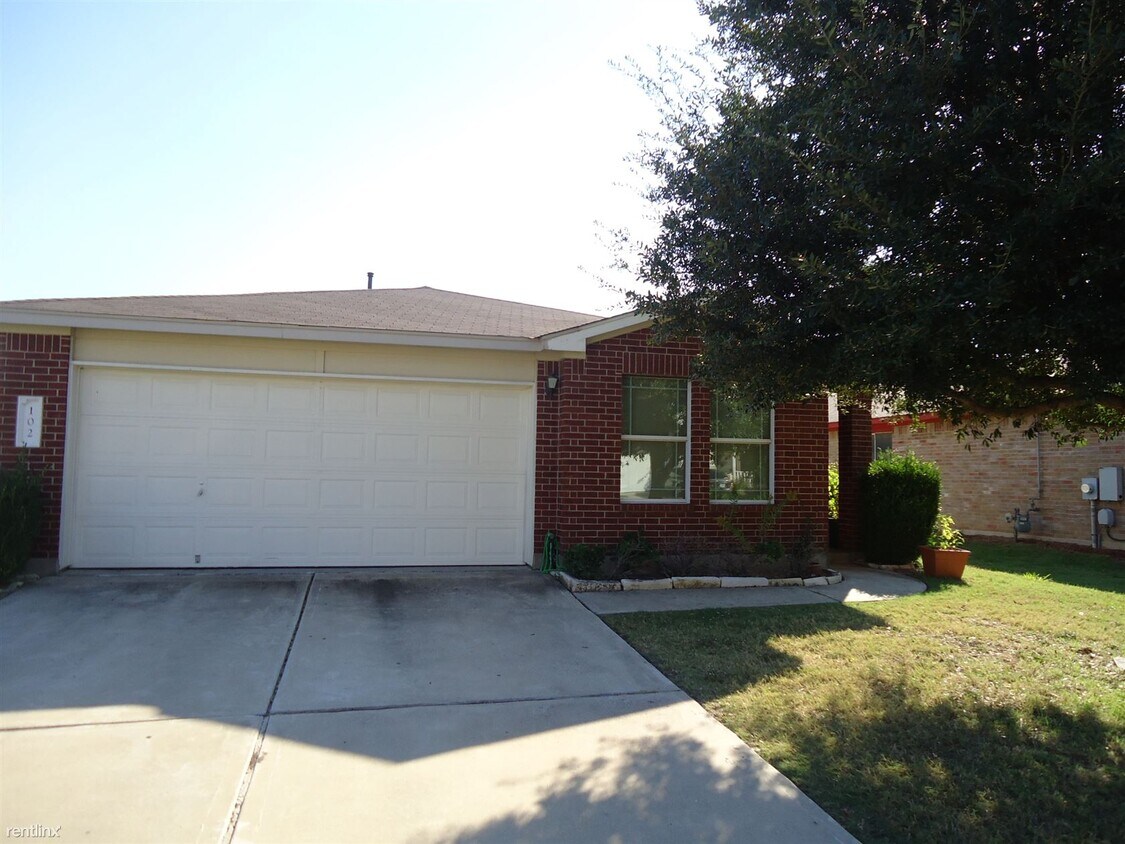 Foto principal - 4 br, 2 bath House - 102 Ryan cv