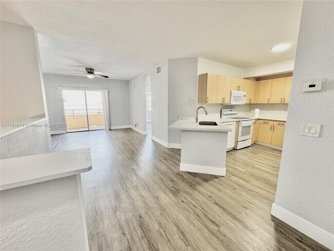 Foto del edificio - 704 Belmont Ln