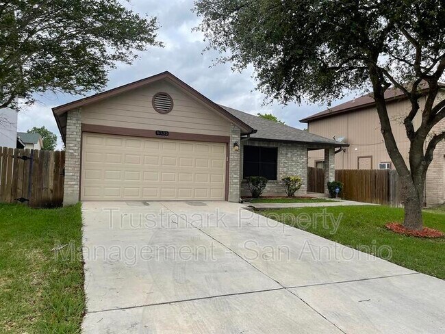 Foto del edificio - 8335 Bent Meadow Dr