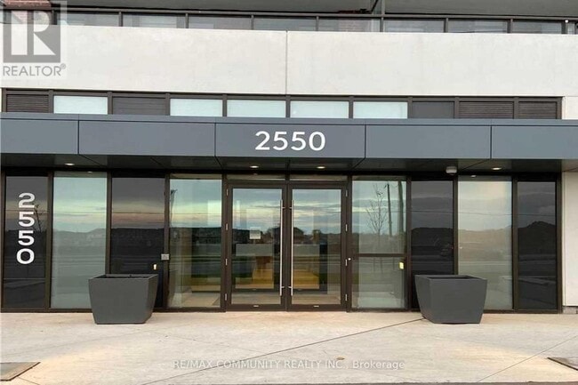 Building Photo - 2550 Simcoe St N