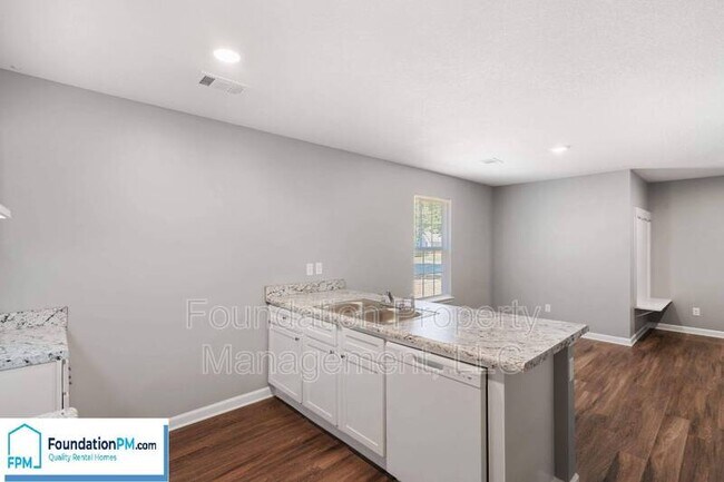 Building Photo - 4079 New Willow Rd
