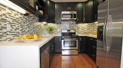 Building Photo - 103 Park St