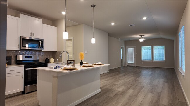 Foto del edificio - 16976 Juniper Blossom Bnd