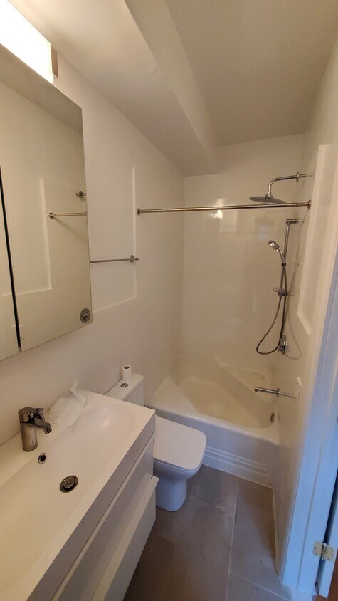 bathroom - 510 West 110th Street