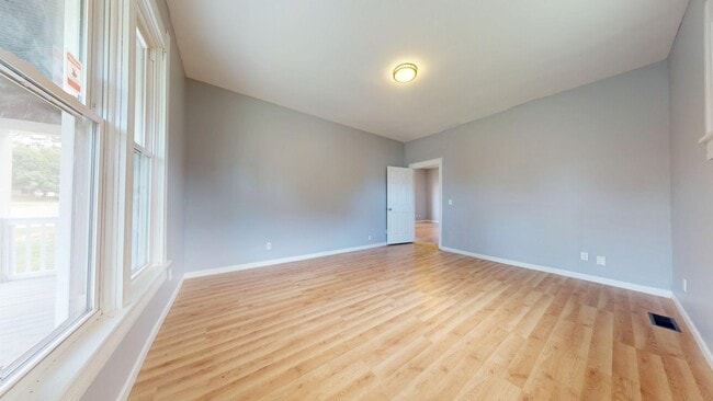 Foto del edificio - 131 Sturges Ave