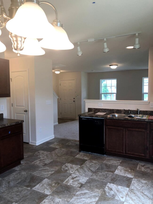 Photo - 1704 Overcreek Cir House