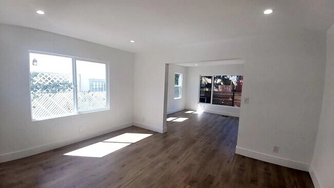 Foto del edificio - 1256 N Citrus Ave