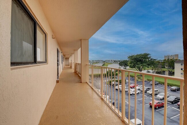 Foto del edificio - 7076 Huntington Ln