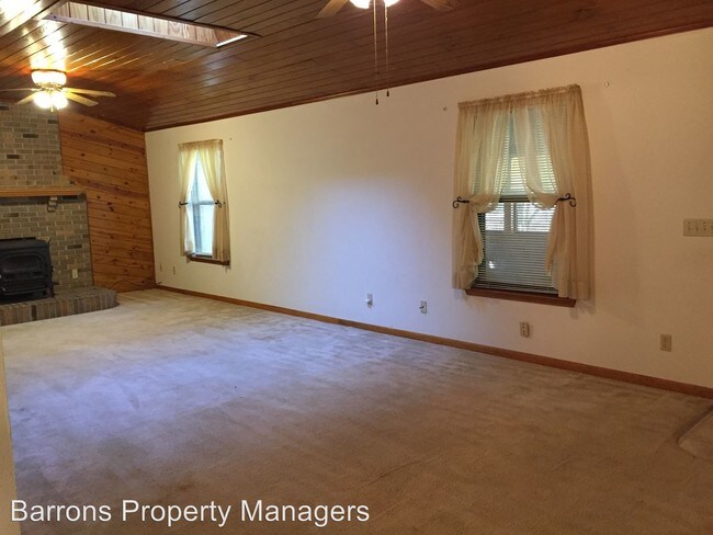 Foto del edificio - 5660 Forest Hills Ln