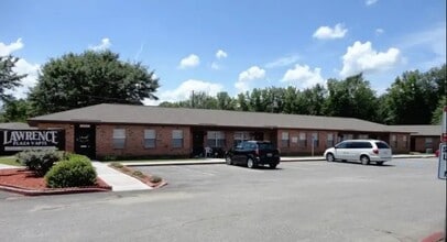 Building Photo - 304 Julia Cir