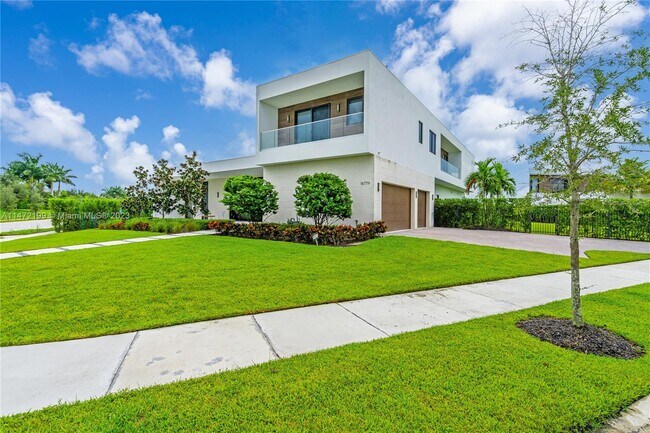 Building Photo - 16779 Botaniko Dr N