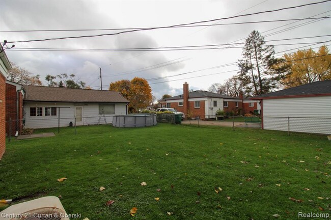 Foto del edificio - 32713 Cambridge St