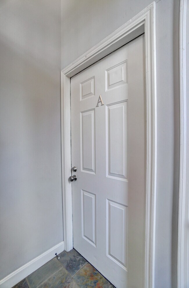 Foto del edificio - 2166 Gilbert Ave