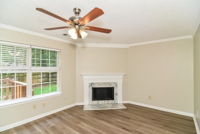 Foto del edificio - 432 Cedar Park Cir