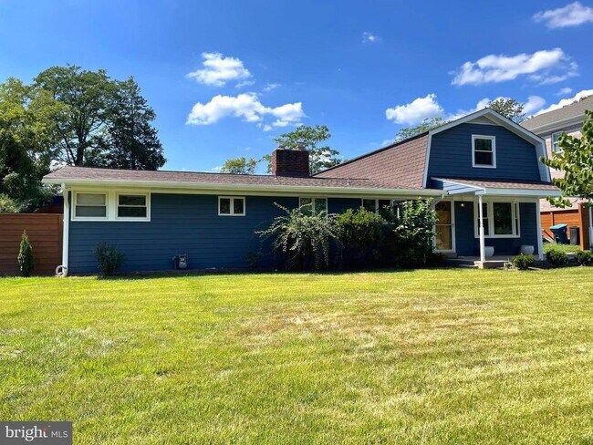Building Photo - 6505 Fairland St