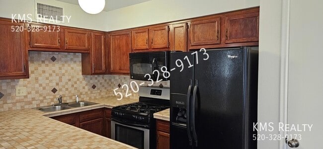 Building Photo - 2Bed 2bath Townhouse --OWNER/AGENT