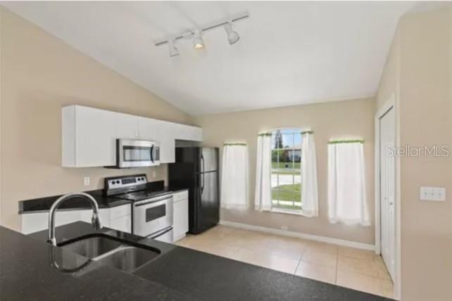 Building Photo - 705 Lucaya Dr