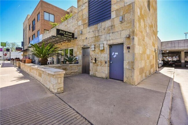 Foto del edificio - 3016 Guadalupe St