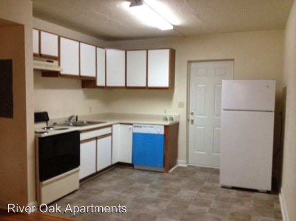 Building Photo - 170 River Oak Dr