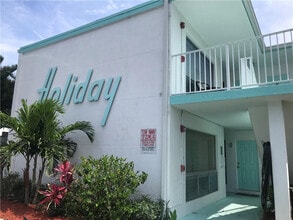 Building Photo - 3212 NE 7th Pl