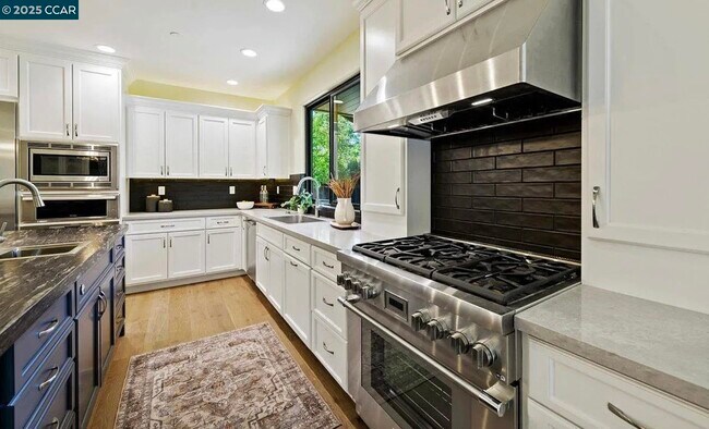 Foto del edificio - 132 Quinterra Ln