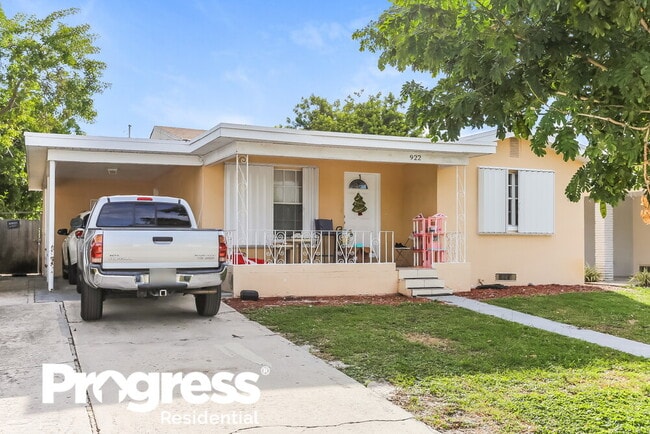 Building Photo - 922 N E St