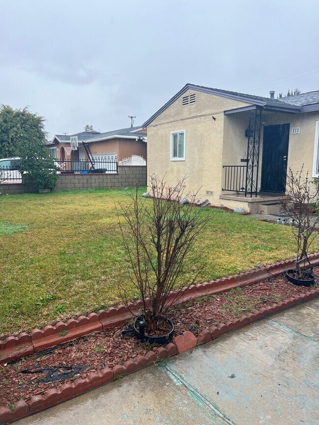 Foto del edificio - 212 N Aladdin Dr