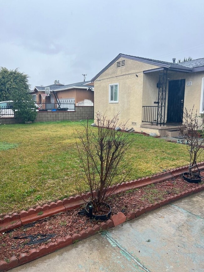 Photo - 212 N Aladdin Dr House