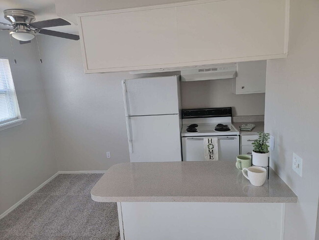 Building Photo - Win a 55 Inch TV! $99 Move In Special! 1 BR in Norman!