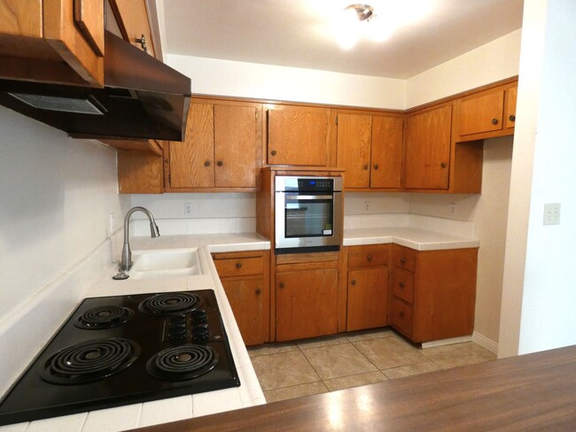 Foto del edificio - Breezewood Dr. 12423