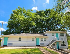 Building Photo - 1506 Oakwood Ave NE